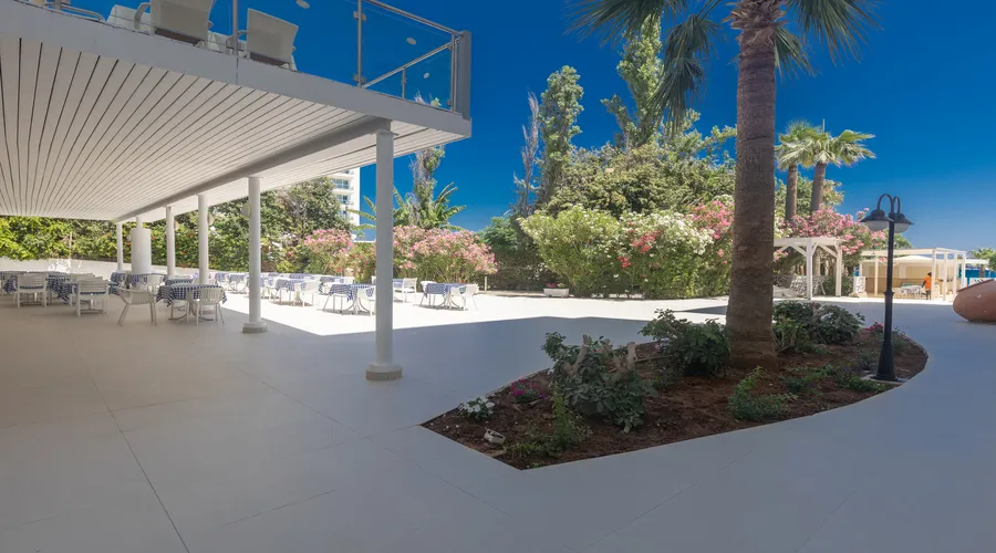 Iliada Beach Hotel, Protaras — beachfront hotel photo 6